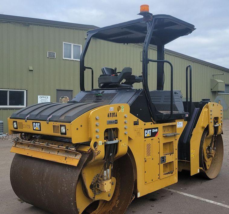 2016 Caterpillar CB44B